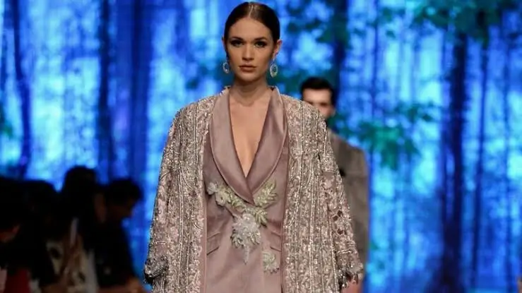 areyoufashion com: A Closer Look at the Fashion Platform and What Shoppers Should Know areyoufashion com