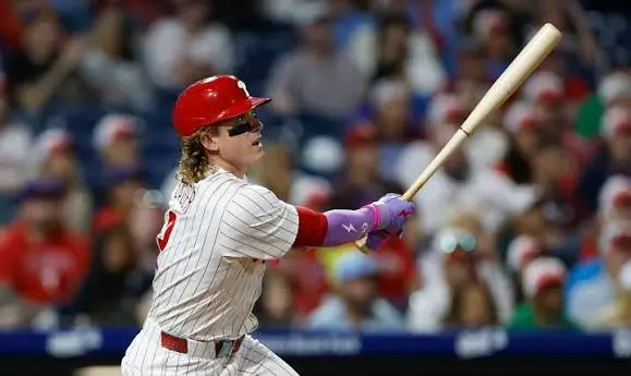 phillies karen costume: How to Create the Perfect Funny Baseball-Inspired Look phillies karen costume
